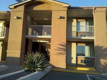 Amberly Courtyard Inn and Suites Amberly Courtyard Inn and Suites