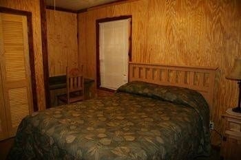 Shady Oaks Cabins & RV Park0