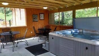 Trails End Cabins and Motel1