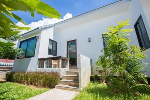 Villa with Garden View