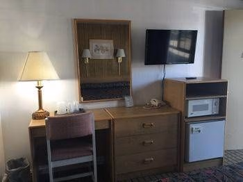 Mid Town Motel4