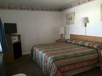 Centre Motel1