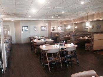 The Ritz Cafe and Motor Inn2