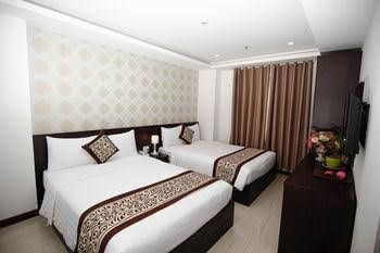 Lucky Star Hotel3