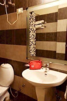 OYO Rooms Signature Tower1