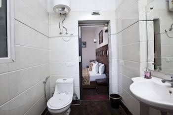 OYO Premium Medanta 24