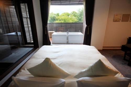 Luxury Suite with Open-Air Spa Bath