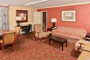 Chateau Suite Hotel Downtown Shreveport3