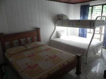 La Fortuna Hostel Resort0