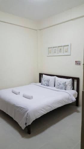Standard Double Room (Shared Bathroom)