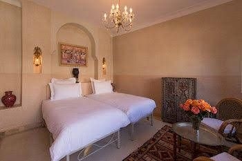 Riad Emberiza Sahari0