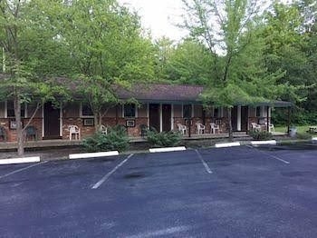 Adirondack Oasis Motel1