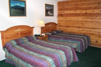 Ski Lift Lodge & Cabins4