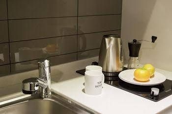 ท็อป โฮเทล แอนด์ เรสซิเดนซ์ (Top Hotel & Residence)3