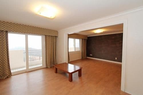 Korean-Style Family Room