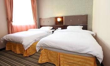1 ซิตี้ โฮเต็ล (1 City Hotel)0