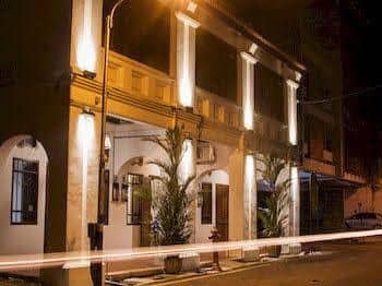 โรป วอล์ก เกสต์เฮาส์ โรป วอล์ก เกสต์เฮาส์
