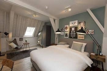 Eye Hotel0