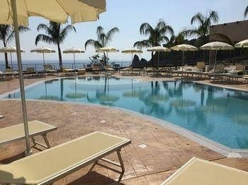 Blue Bay Resort2