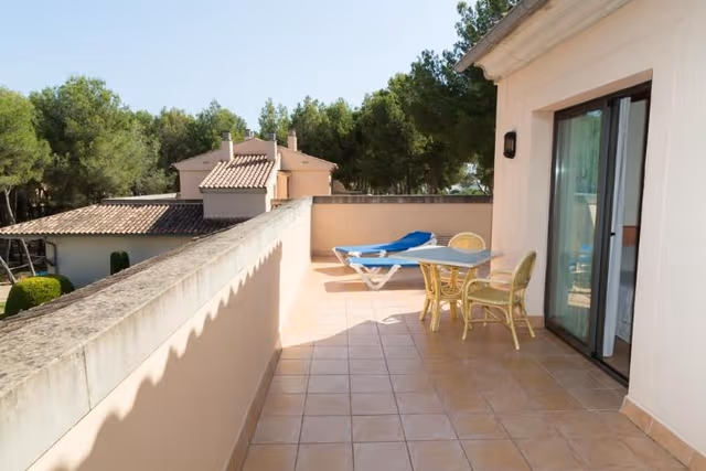 STUDIO WITH TERRACE