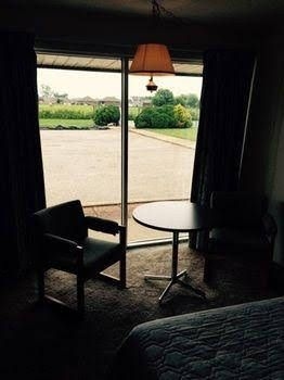 Town N Country Motor Inn2