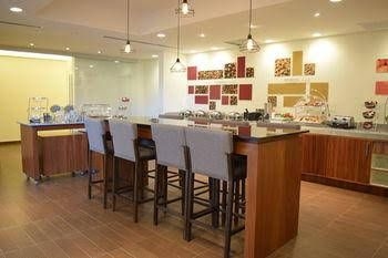 Hampton Inn & Suites by Hilton Los Cabos4
