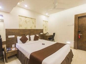OYO Premium Koparkhairane Navi Mumbai0