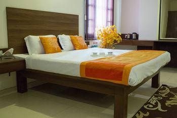OYO Rooms Vikrant Khand3