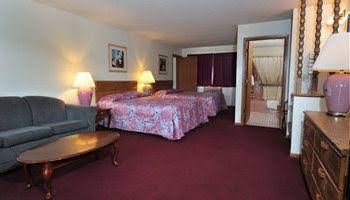 Shamrock Motel3