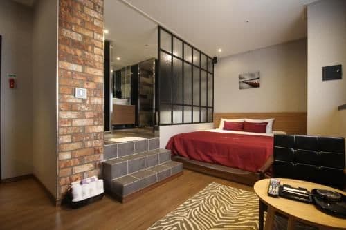 Suite with River View