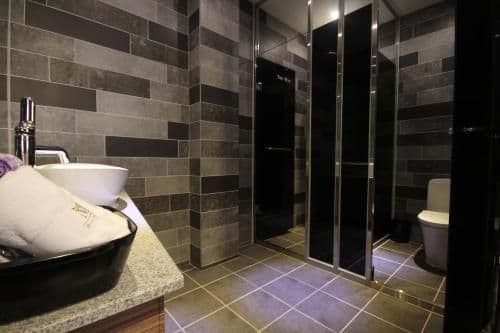 Suite with River View