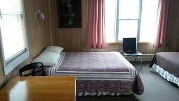 Highland Motel4