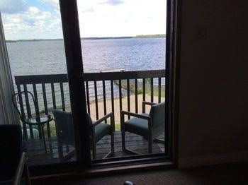 Pickle Lake Hotel2