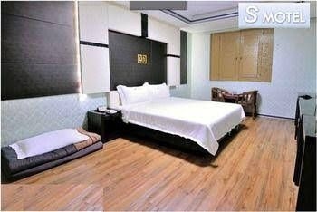 S Motel2
