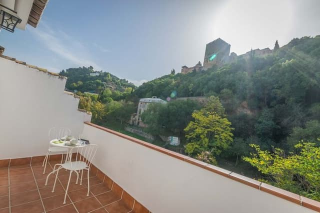 APARTMENT WITH TERRACE
