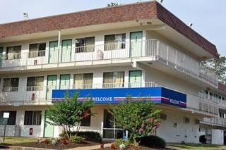 Motel 6 Williamsburg1