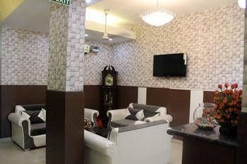 OYO Rooms East of Kailash Extension1