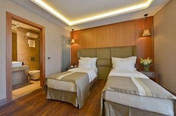 Blueway Hotel City4