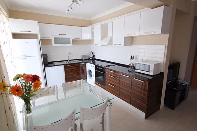 APARTMENT THREE BEDROOMS