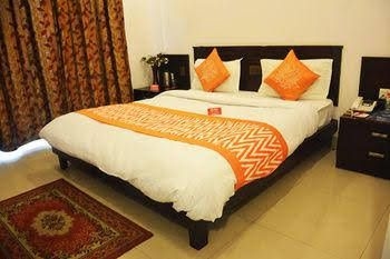 OYO Rooms Ghaziabad Opulent Mall1