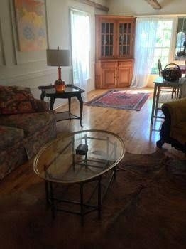Town and Country Cottage - Vacation Home1