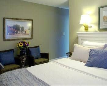 Simcoe Suites on the Henley Simcoe Suites on the Henley