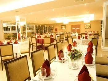 โรงแรมเพทโทร์ (Petro Hotel)0