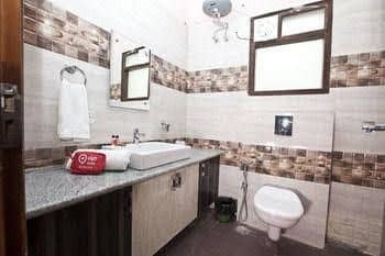 OYO Rooms Huda City Center Market OYO Rooms Huda City Center Market