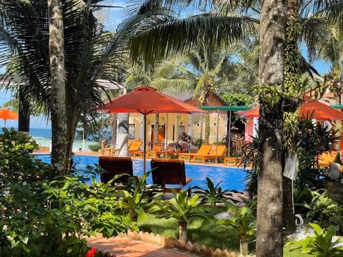 Deluxe Bungalow with Pool View