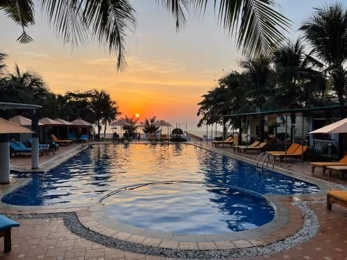 Deluxe Bungalow with Pool View