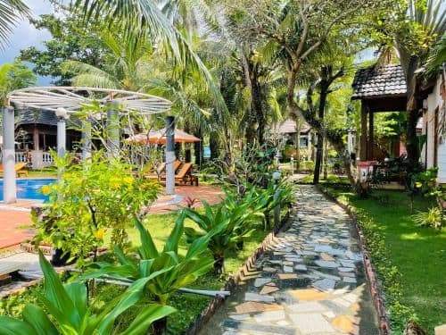 Deluxe Bungalow with Pool View
