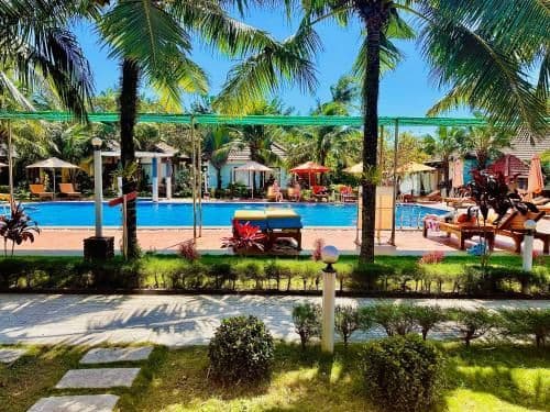 Deluxe Bungalow with Pool View