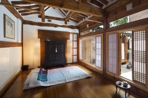 Korean-Style Private Villa with Garden View