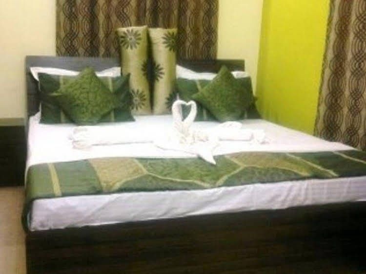 Royal Mirage Boutique Morjim1